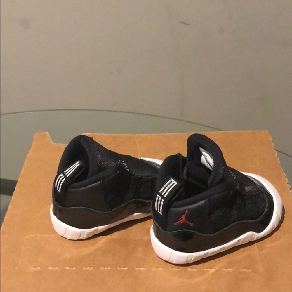 Jordan 11 “Breds” 3c worn once